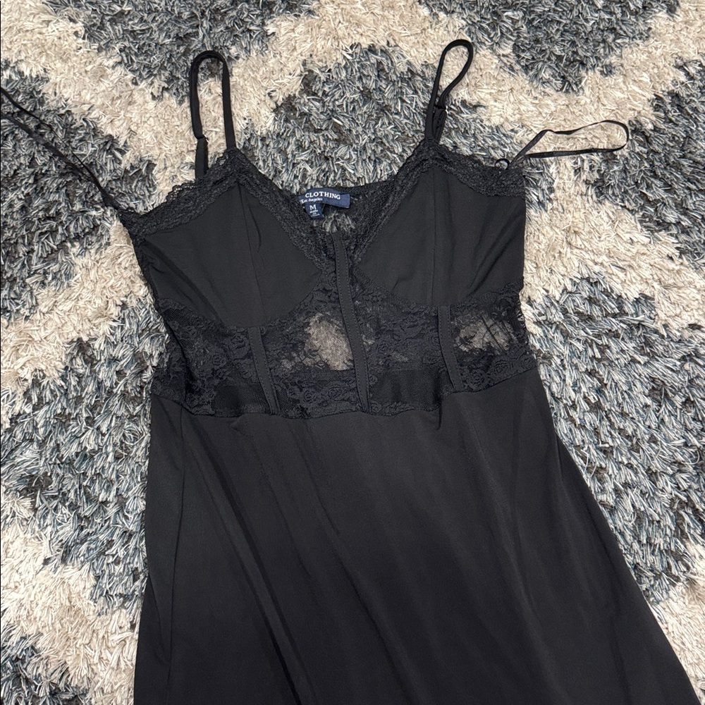 Black Lace corset dress - Picture 2 of 5